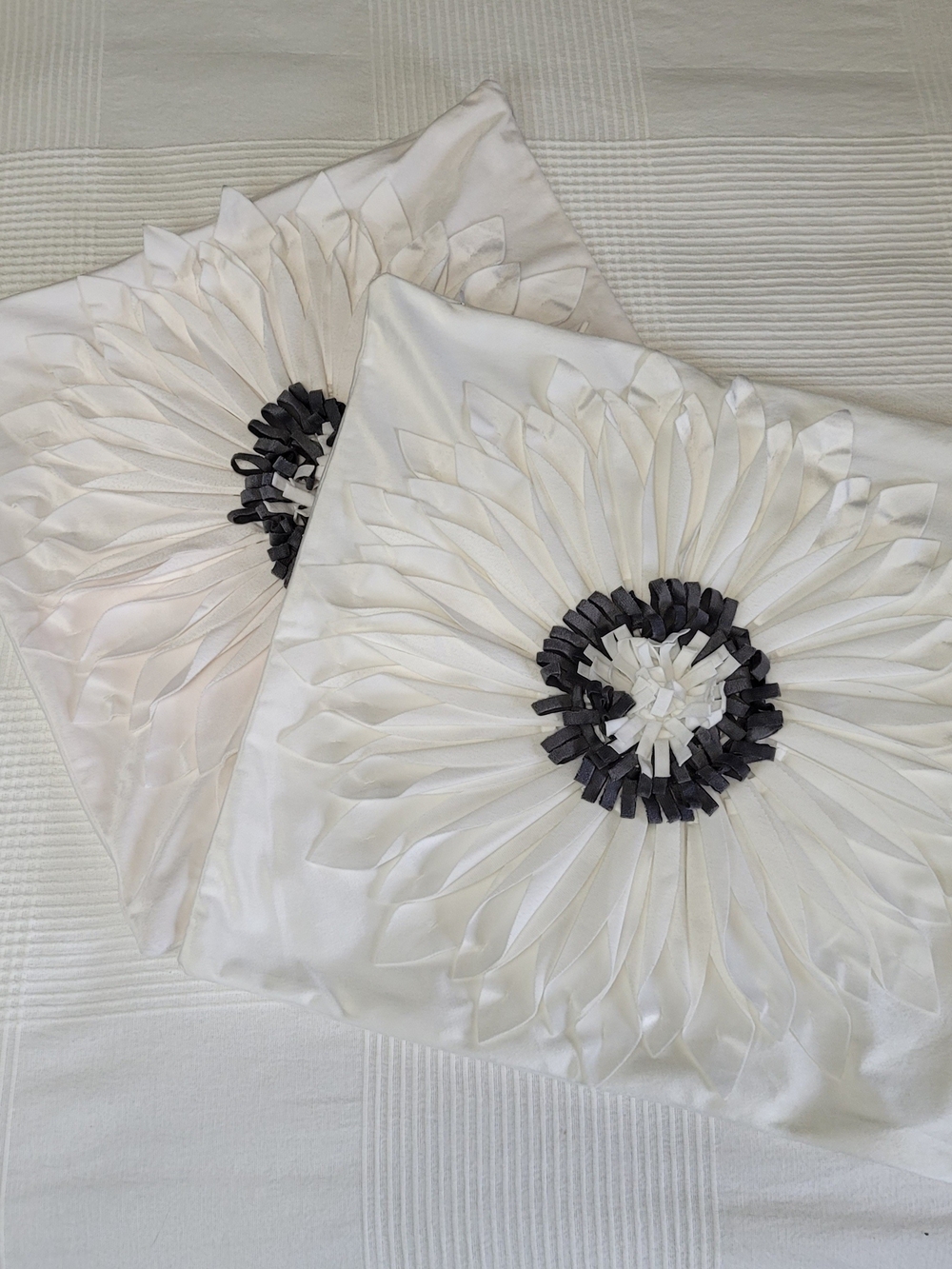 Set of 2 White 3D Flower Throw Pillow Cover